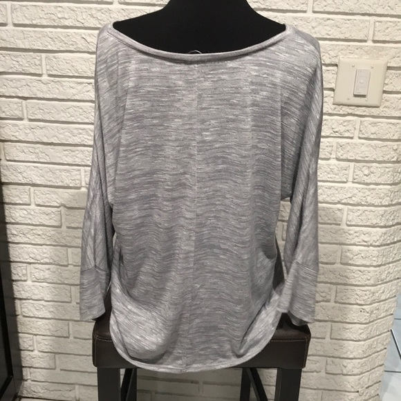 🌸 Grey knit long sleeve shirt. Size xl - Picture 2 of 3